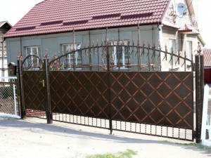 09 022